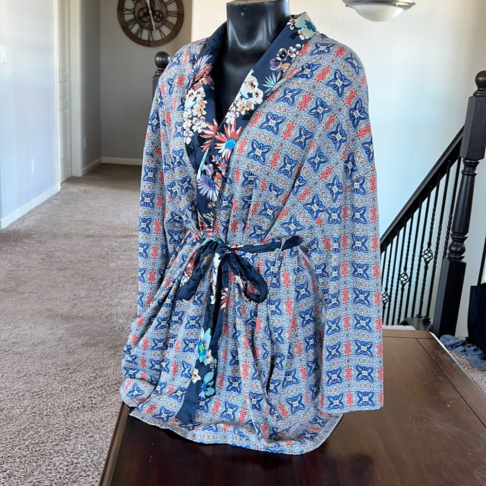 Wet Seal kimono robe size medium large color blue orange